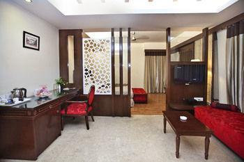 Oyo Premium Pitampura Hotel Nueva Delhi Exterior foto